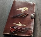 TM Gaula 15 år jubileums fluepakke med leather wallet TM logo eller kun wallet! Forhåndsbestilling!  thumbnail