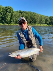 Gratulerer Jurek 81cm 5,4kg og 55cm 1,6kg laks på Gaula banana flashwing 8cm! 
