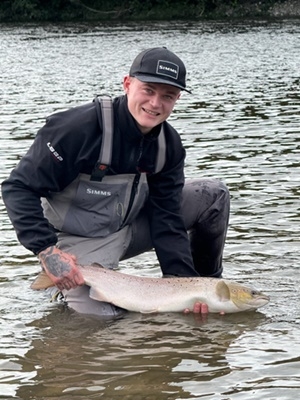 Enda en fornøyd kunde! Gaula, TM pot belly fly 4kg laks! Gratulerer Petter! 