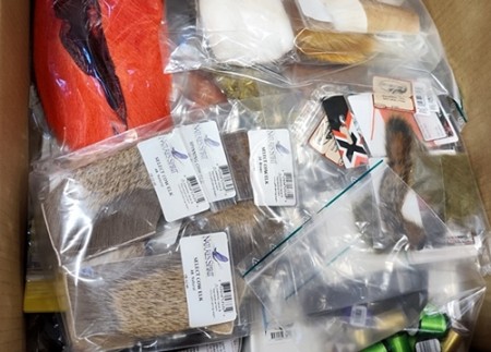 Påfyll av materialer i butikken! 